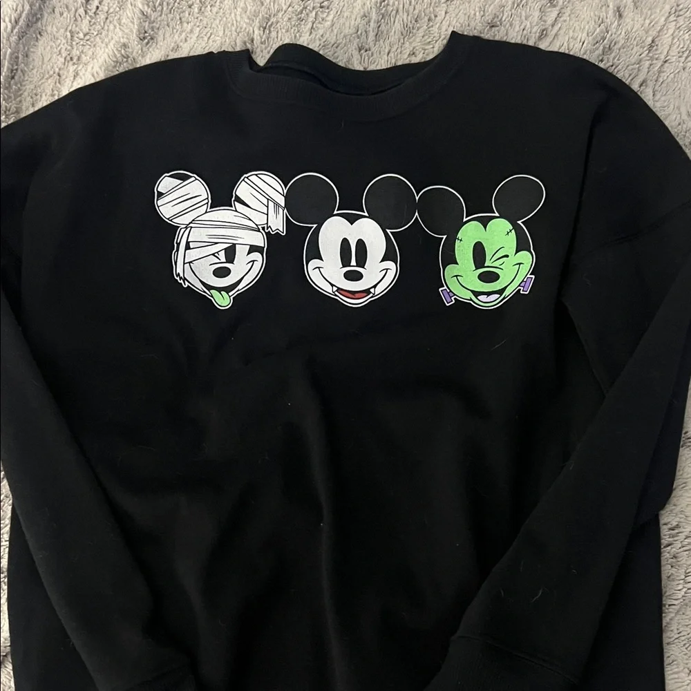 5/$10 Black Sweatshirt with Mickey Mouse Halloween Design - Picture 1 of 3